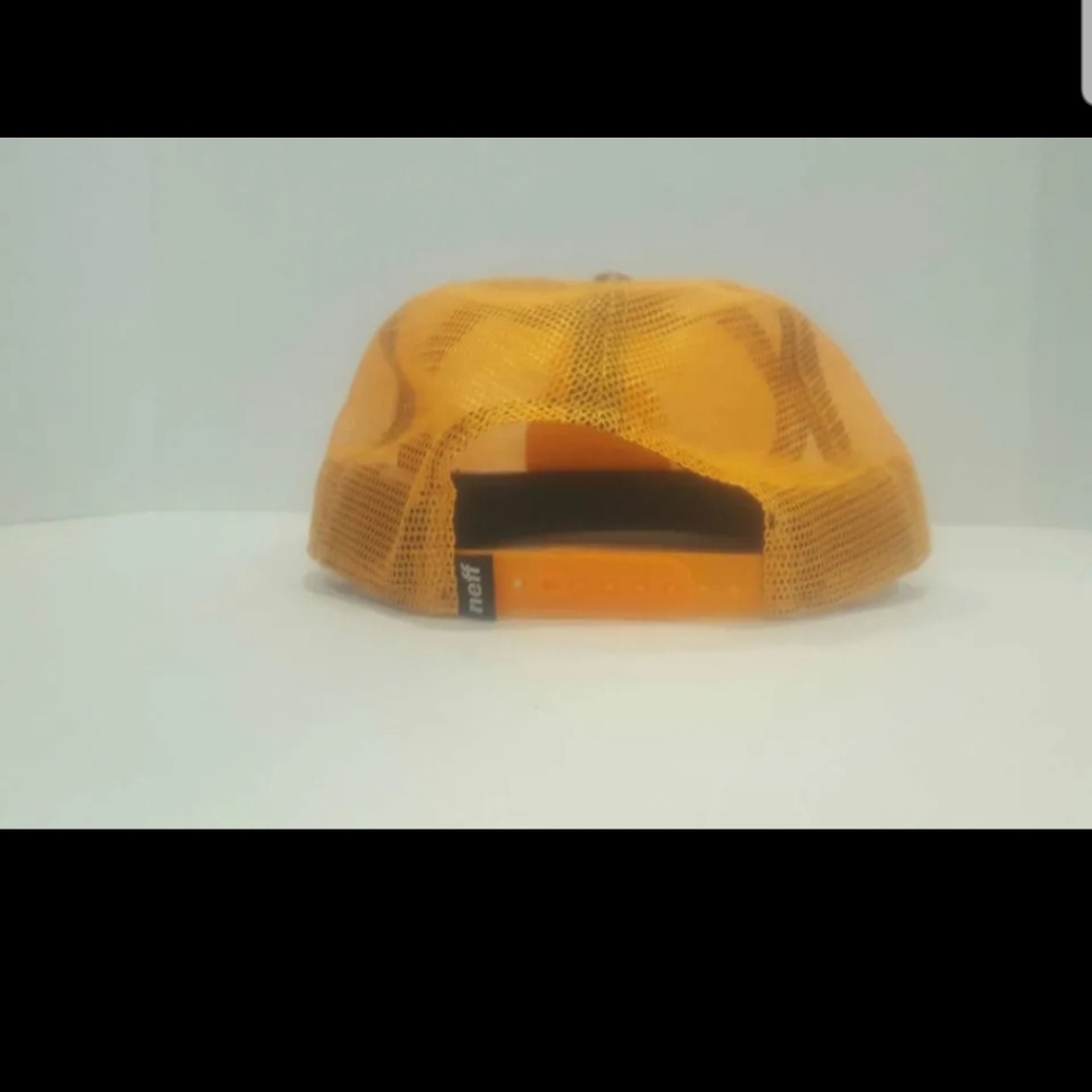 Snap back - Picture 4 of 4